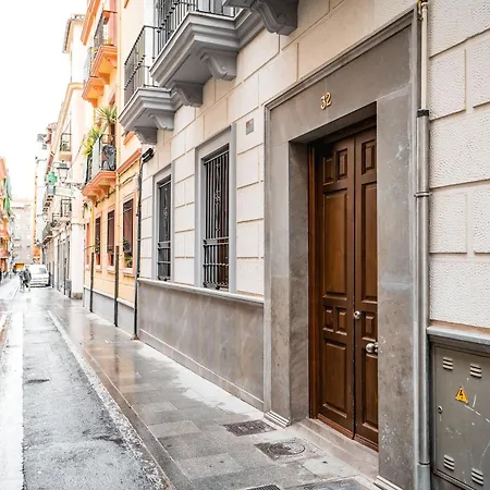 Apartamento turístico con patio en el centro QH Plaza de la Trinidad-2